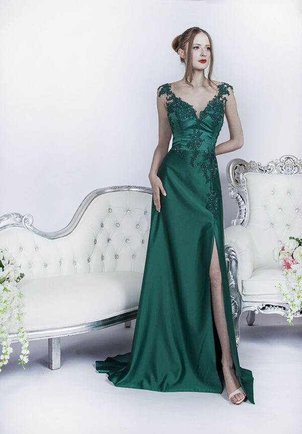 Společenské šaty s luxusníhé zeleného saténu