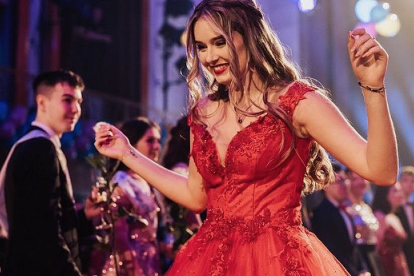 Upravit společenské šaty a šaty na ples v Praze